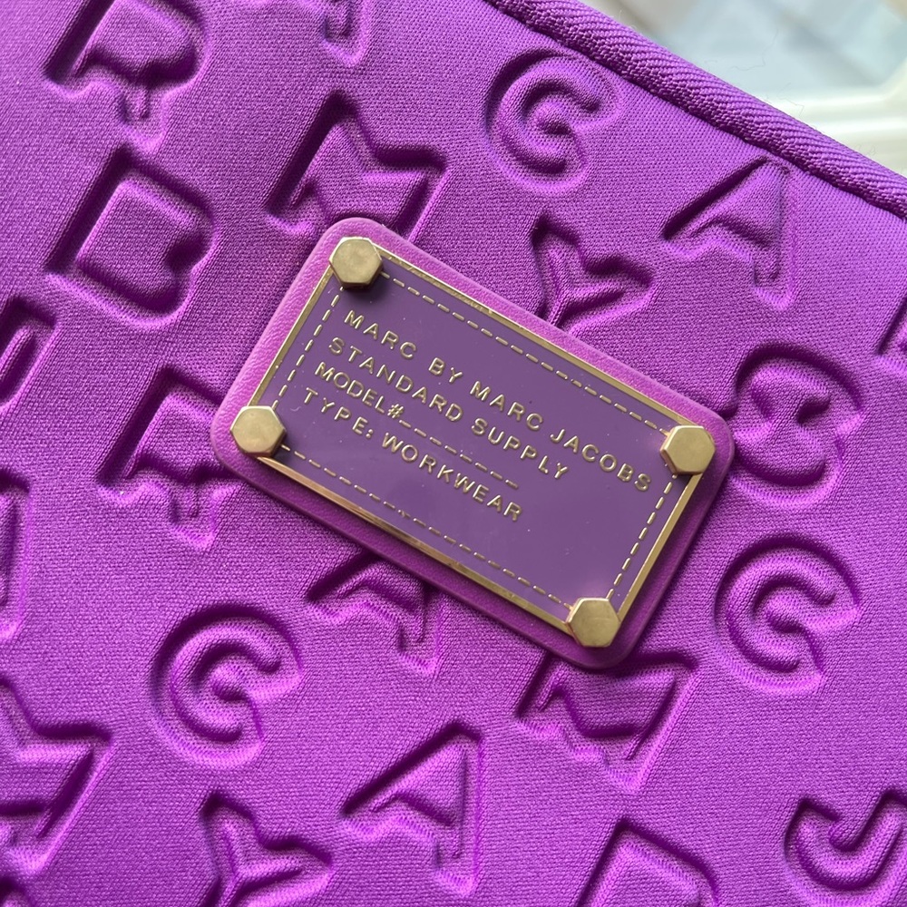 Marc Jacob’s IPad mini travel case